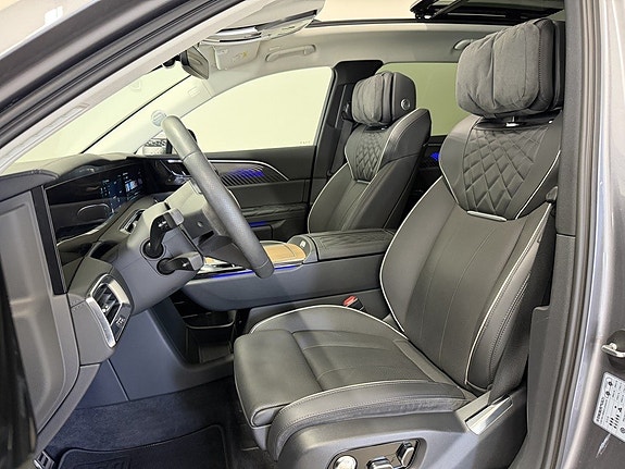 Hongqi E-HS9 12 of 30