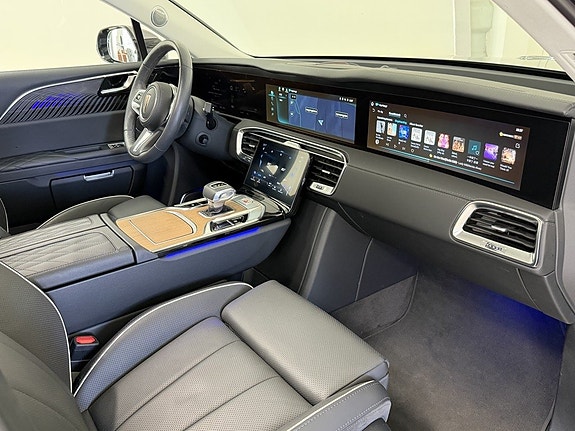 Hongqi E-HS9 14 of 30