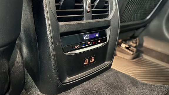 BMW 320d 12 of 18