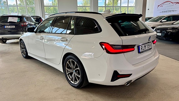 BMW 320d 3 of 18