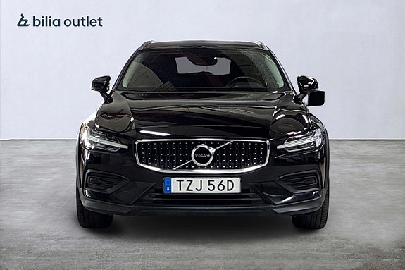 Volvo V60 Cross Country 3 of 30