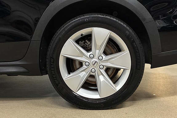 Volvo V60 Cross Country 11 of 30