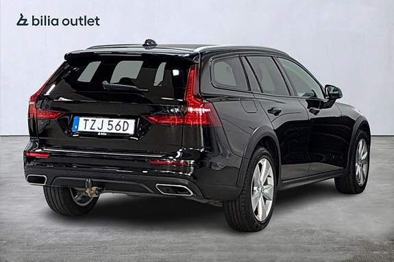 Volvo V60 Cross Country 6 of 30