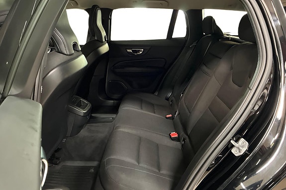 Volvo V60 Cross Country 14 of 30