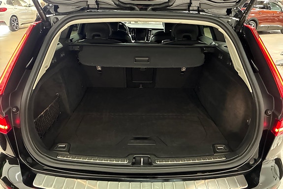 Volvo V60 Cross Country 10 of 30