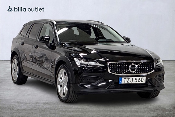 Volvo V60 Cross Country 4 of 30