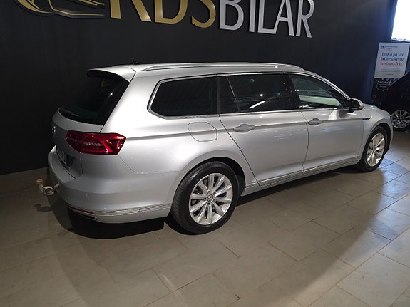 Volkswagen Passat 6 of 13