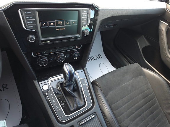 Volkswagen Passat 12 of 13