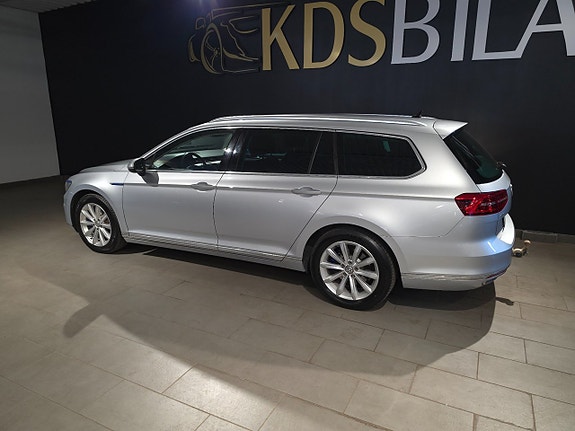 Volkswagen Passat 3 of 13