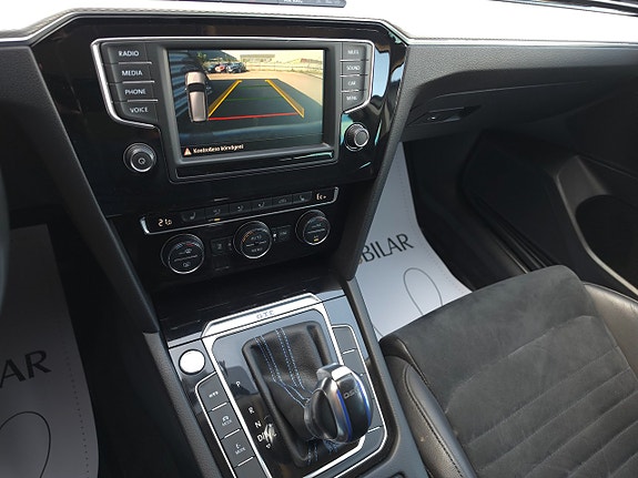 Volkswagen Passat 11 of 13