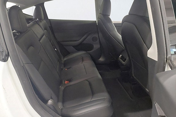 Tesla Model Y 8 of 16