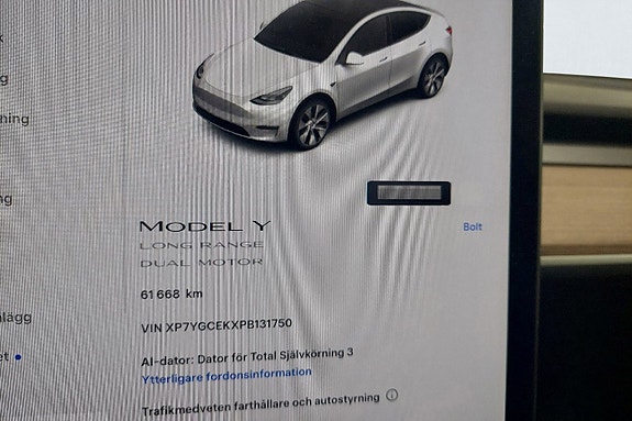Tesla Model Y 12 of 16