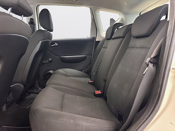 Mercedes-Benz A160 8 of 13