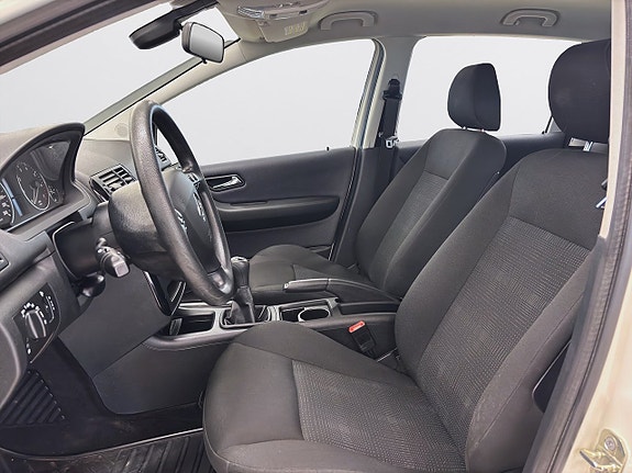 Mercedes-Benz A160 11 of 13