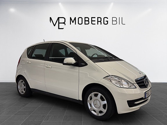 Mercedes-Benz A160 3 of 13