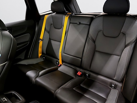 Volvo XC60 10 of 22