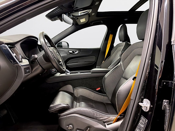 Volvo XC60 8 of 22