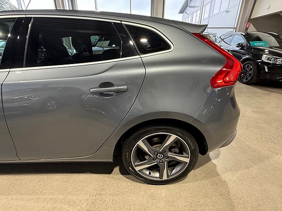 Volvo V40 6 of 22