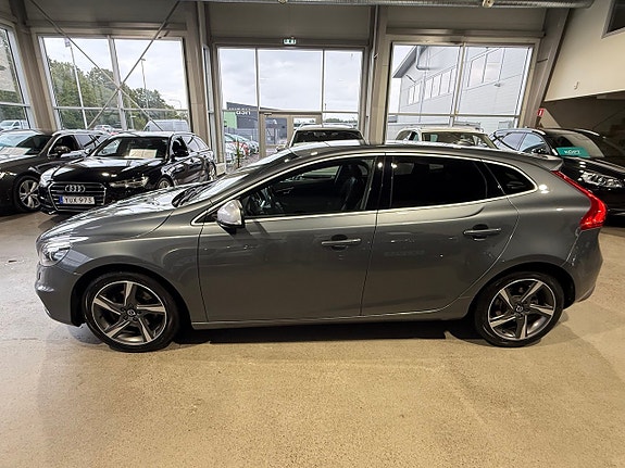 Volvo V40 5 of 22