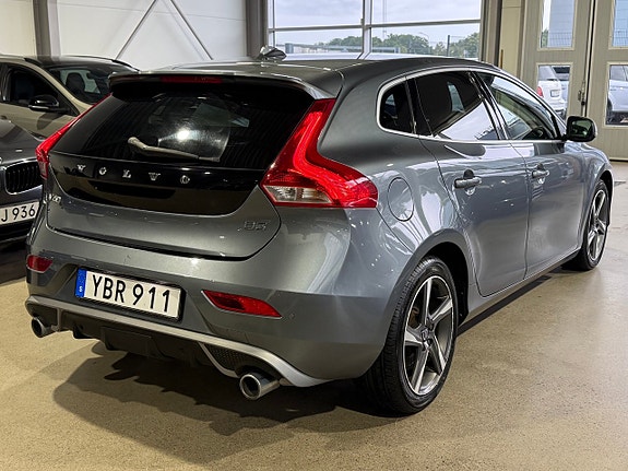 Volvo V40 9 of 22