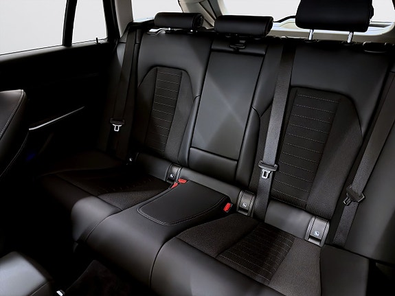 BMW 330e 10 of 18