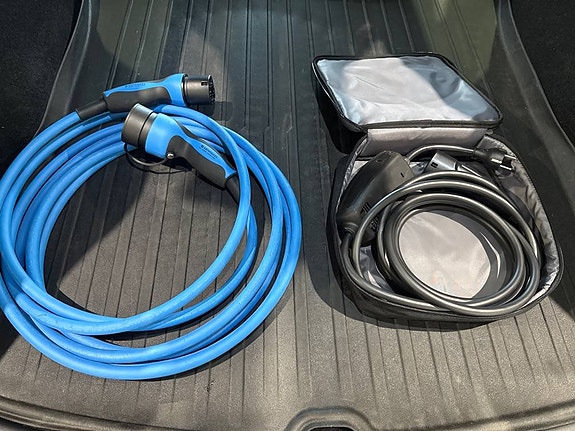 Tesla Model Y 12 of 12
