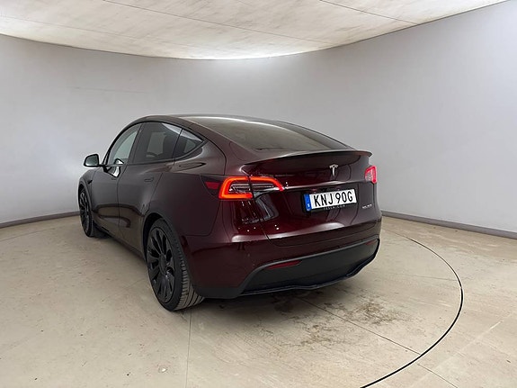 Tesla Model Y 5 of 12