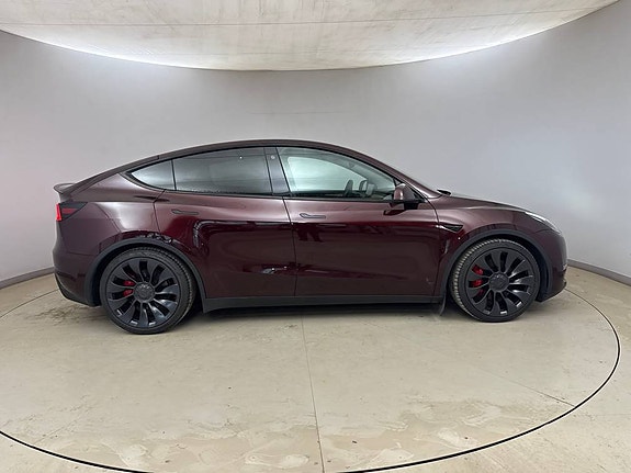 Tesla Model Y 3 of 12
