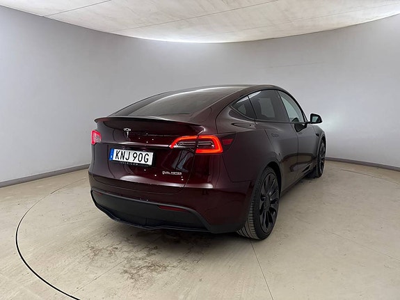 Tesla Model Y 4 of 12