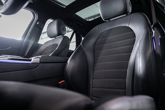 Mercedes-Benz GLC300 de 28 of 30