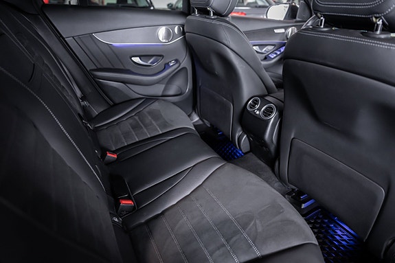 Mercedes-Benz GLC300 de 30 of 30