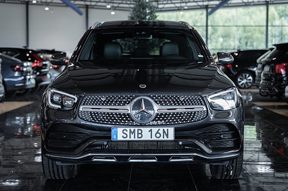 Mercedes-Benz GLC300 de 2 of 30