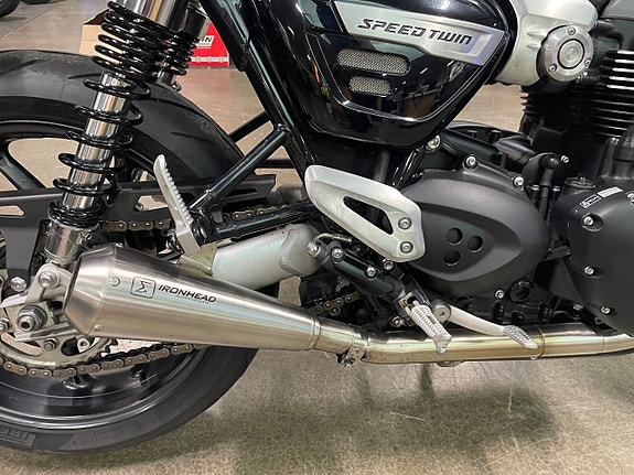 Triumph Motorcycles SPPED TWIN 1200 ABS 500 MIL HANDVÄRME SLIP-ON utt.20 4 of 7