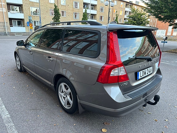Volvo V70 4 of 10
