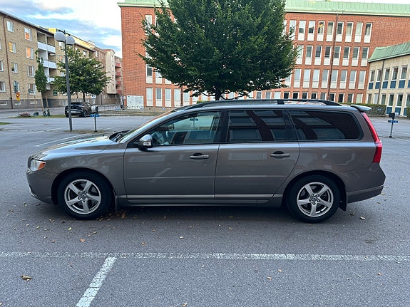 Volvo V70 5 of 10