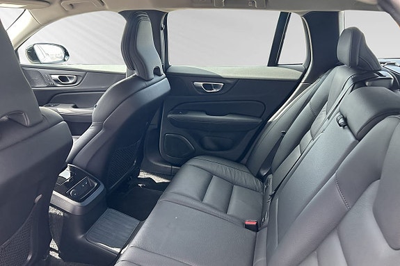 Volvo V60 10 of 14