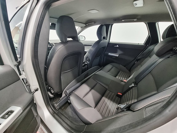 Volvo V50 10 of 21