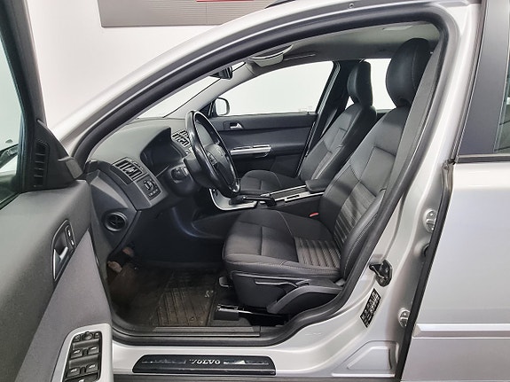 Volvo V50 5 of 21