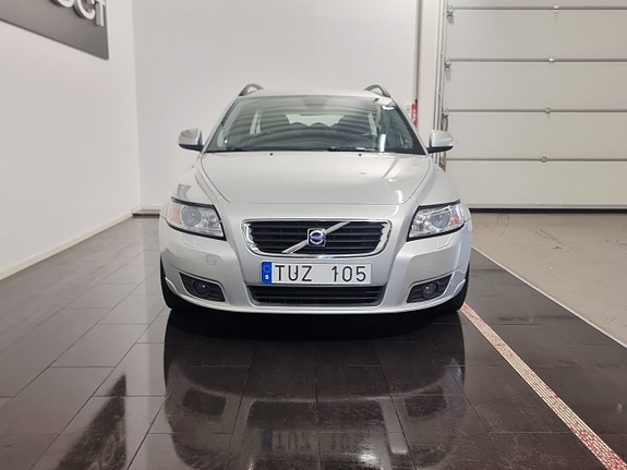 Volvo V50 3 of 21