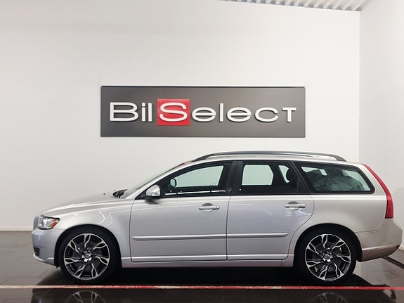 Volvo V50 2 of 21