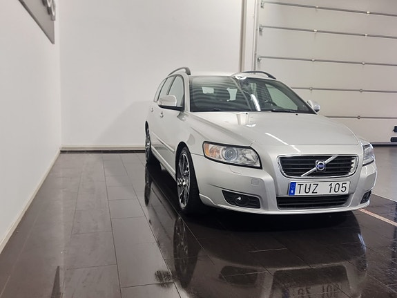 Volvo V50 4 of 21