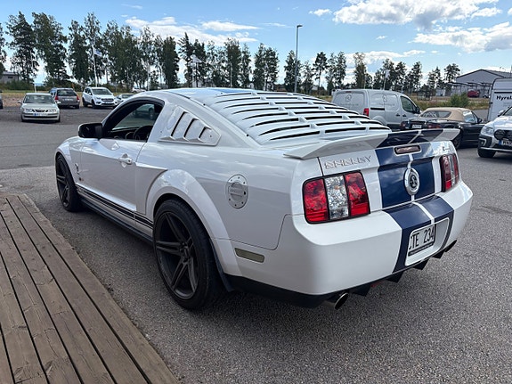Ford Mustang 5 of 11