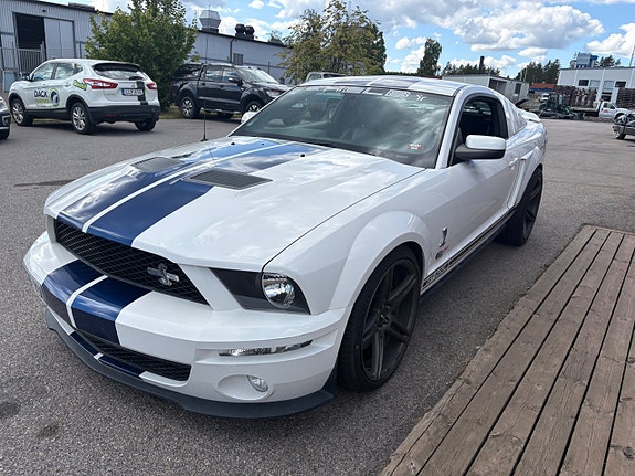 Ford Mustang 7 of 11