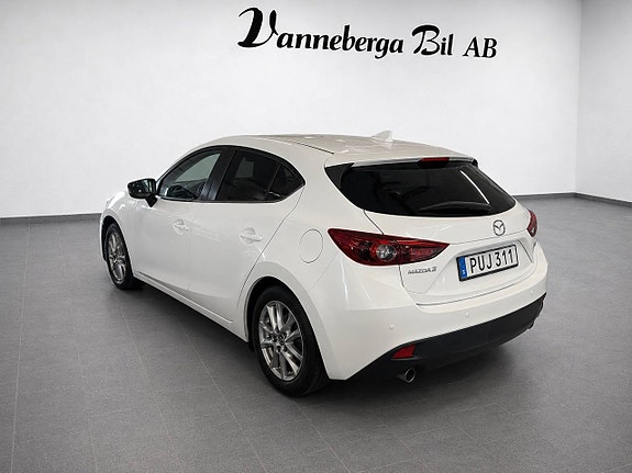 Mazda 3 4 of 7