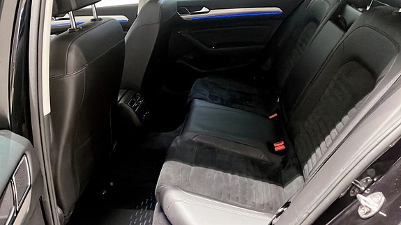 Volkswagen Passat 11 of 12