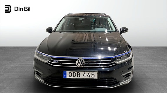 Volkswagen Passat 4 of 12