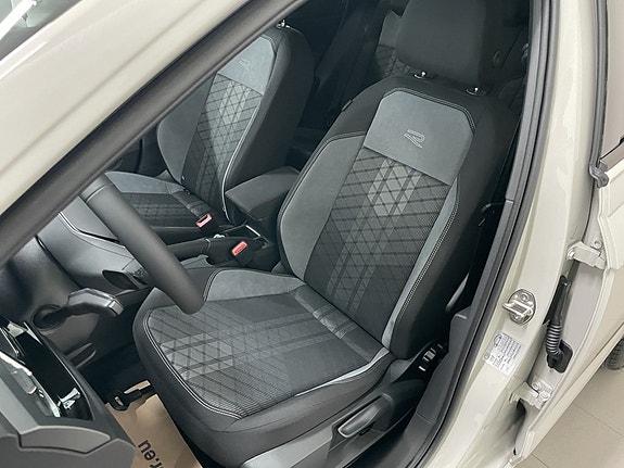 Volkswagen Taigo 6 of 12