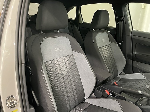 Volkswagen Taigo 9 of 12