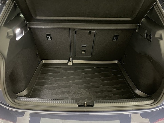 Volkswagen ID.3 Neo 8 of 13