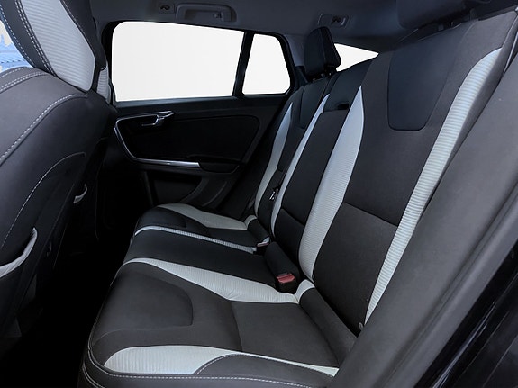 Volvo V60 13 of 15